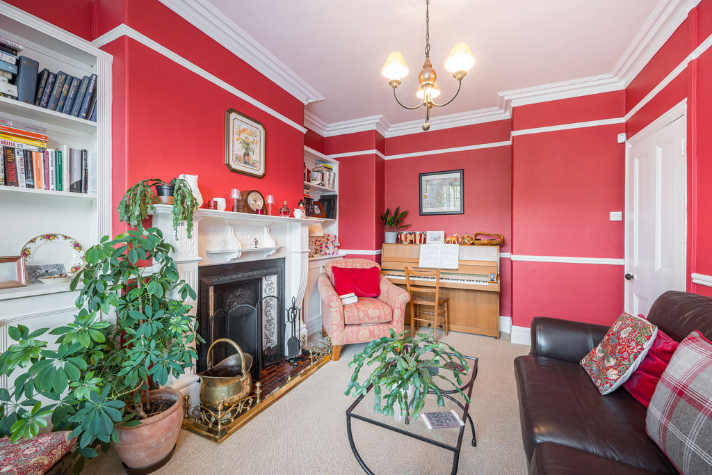 Lounge- click for photo gallery